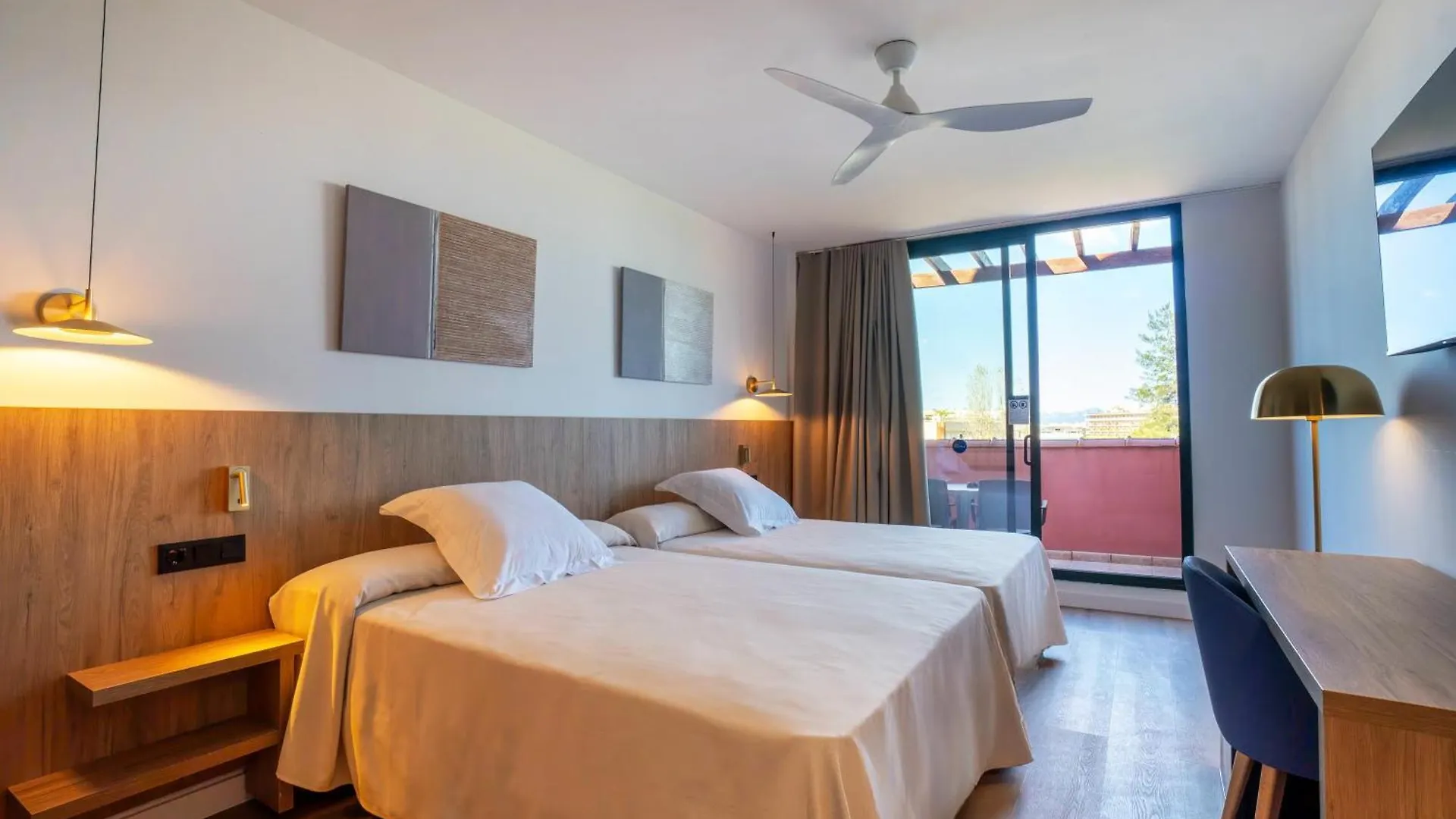 فندق Ohtels Vil-La Romana سالو
